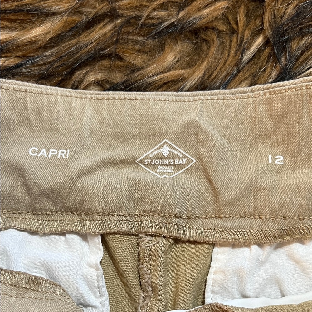Women’s’ Khaki Capri Pants - Picture 5 of 5